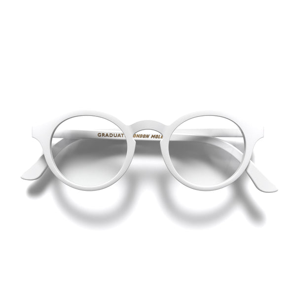 Front - Graduate Reading Glasses in matt white featuring a soft circle frame and provide crystal clear vision. Available in a + 1, 1.5, 2, 2.5, 3 prescriptions.
