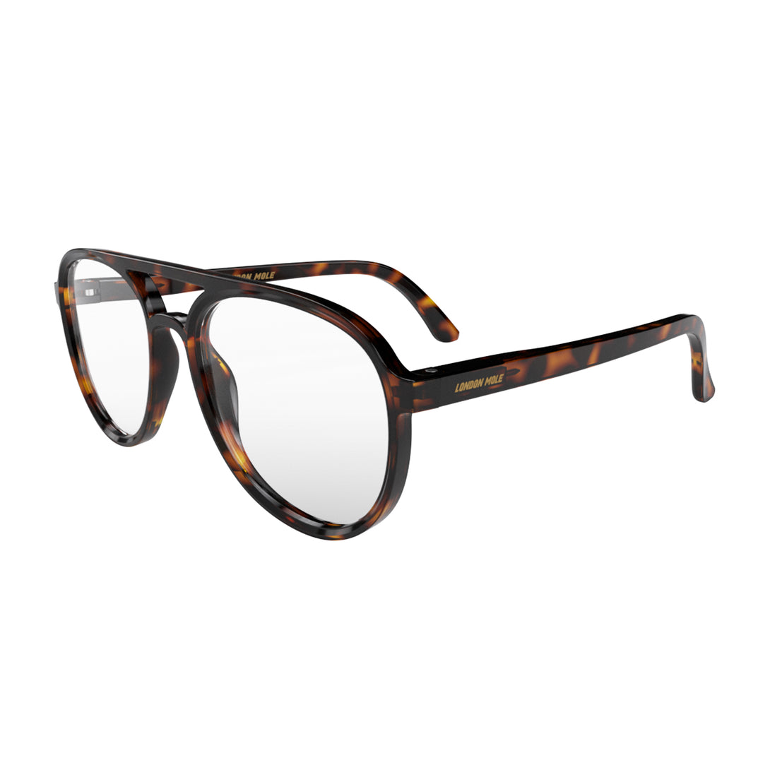 Open skew - Pilot Reading Glasses in gloss tortoiseshell featuring the staple aviator frame and provide crystal clear vision. Available in a + 1, 1.5, 2, 2.5, 3 prescriptions.